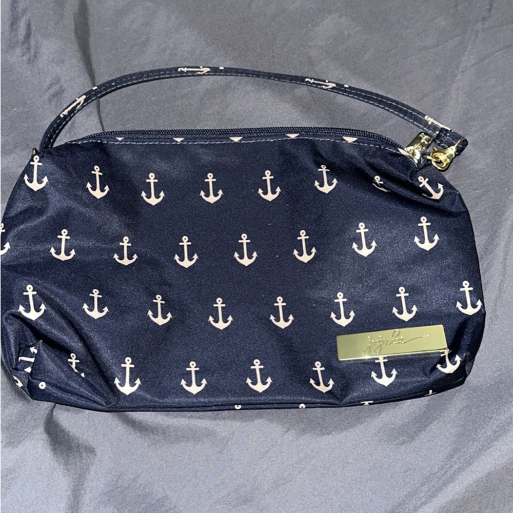 Medium Jujube anchor clutch NWOT